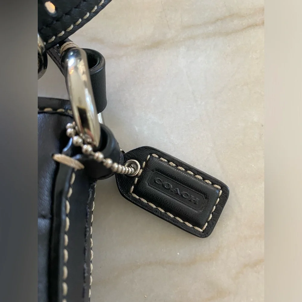 Coach black contrast stitch swingpack crossbody early 2000s excellent condition